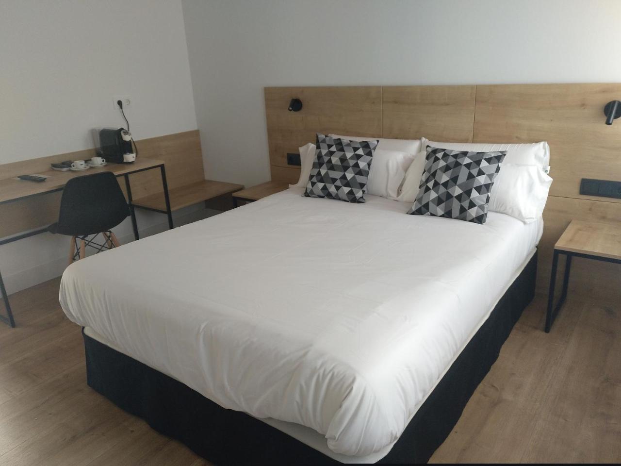 Hotel Entrerailes Casalarreina Luaran gambar